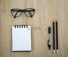 笔,眼镜,研究
