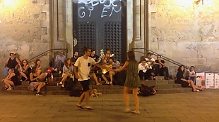 人物街道舞蹈表演视频