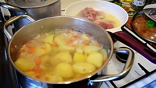 乱炖土豆汤视频