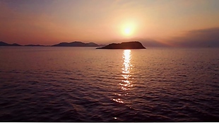 水面上的夕阳视频