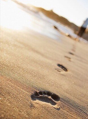 脚印沙滩H5背景素材