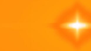 温暖橙色光斑转场视频素材