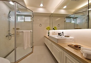 室内浴室现代时尚装修效果图