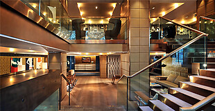美式经典轻奢复式酒店楼楼梯装修效果图