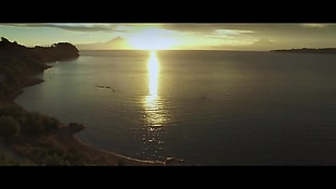 夕阳下的海边风景视频素材