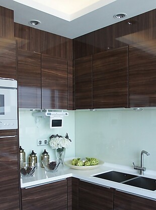 小户型美式复古厨房实木橱柜装修效果图