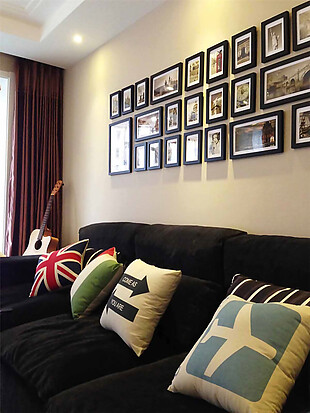 现代简约沙发照片墙窗帘装修效果图