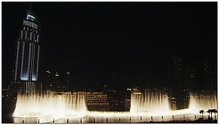 城市摩天大楼喷泉夜景视频素材