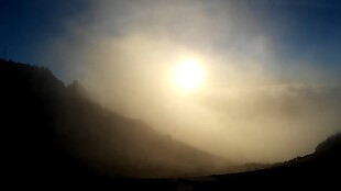 实拍大山里云雾缭绕动态视频素材