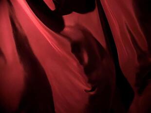 红绸缎飞舞动态视频素材