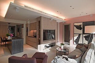 现代简约客厅浅粉色墙面室内装修效果图