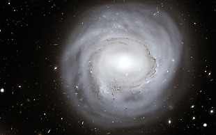 白色旋涡银河系唯美星空背景