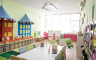 现代幼儿园室内工装设计效果图