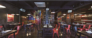 现代时尚做旧餐厅彩色椅子工装装修效果图
