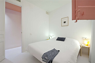 北欧清新文艺卧室粉色窗户室内装修效果图