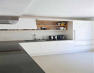 宽敞厨房灶台设计家装效果图