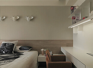 日式清新卧室淡褐色背景墙室内装修效果图