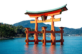 清新蓝色湖面日本旅游装饰元素