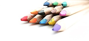 彩色的铅笔,钢笔,蜡笔
