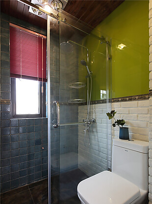 现代欧式风格浴室玻璃移门装饰设计效果图